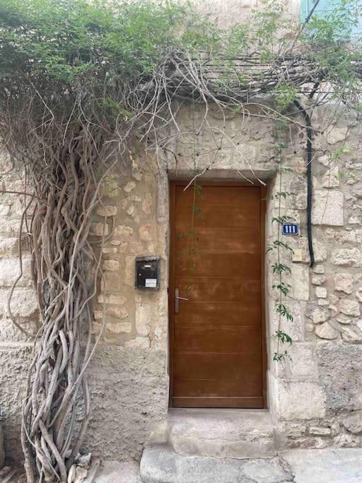 Maison De Village Pernes-les-Fontaines Exteriör bild